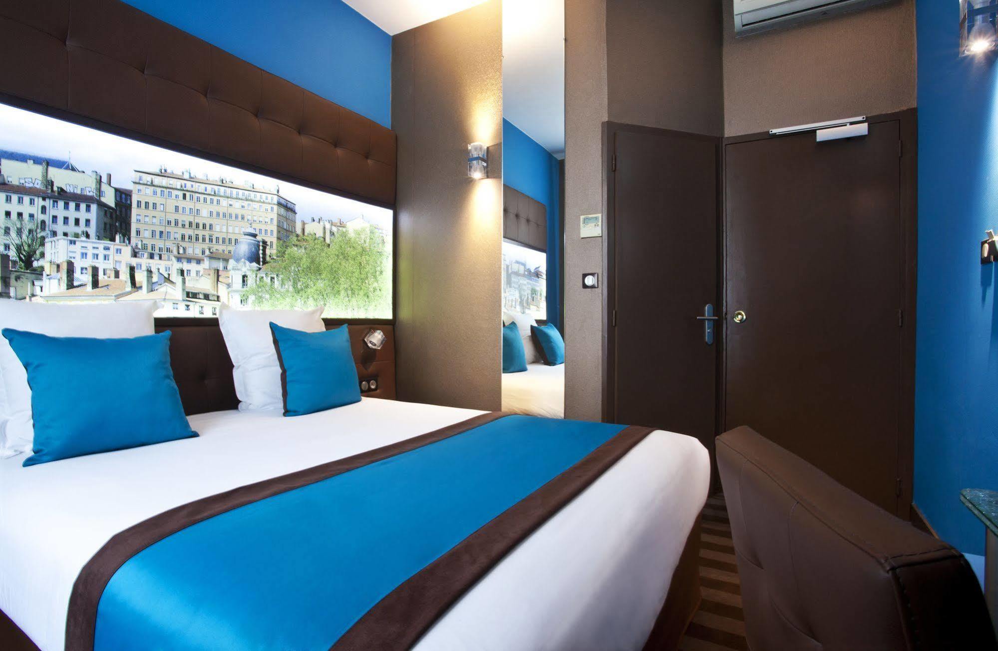 Hotel Des Savoies Lyon Perrache Exteriör bild