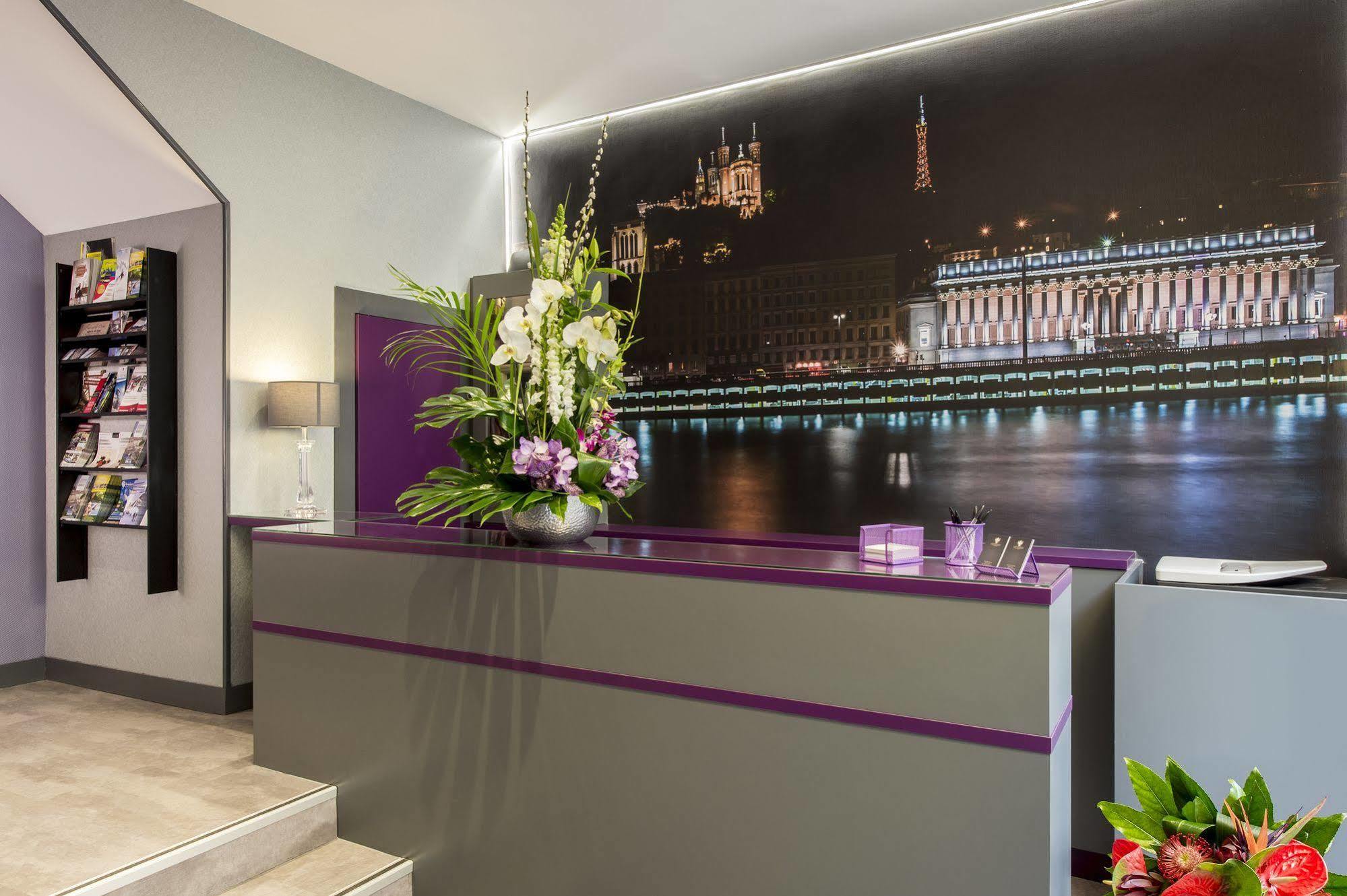 Hotel Des Savoies Lyon Perrache Exteriör bild