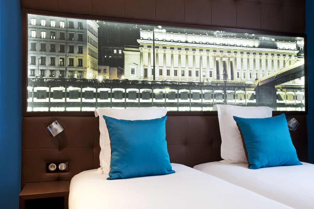 Hotel Des Savoies Lyon Perrache Exteriör bild