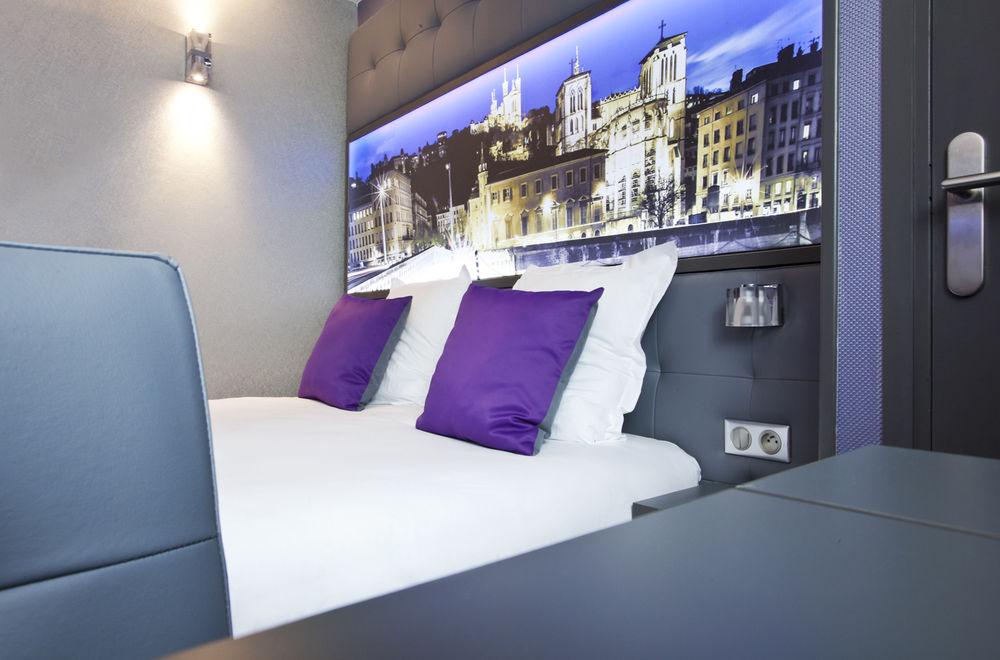 Hotel Des Savoies Lyon Perrache Exteriör bild